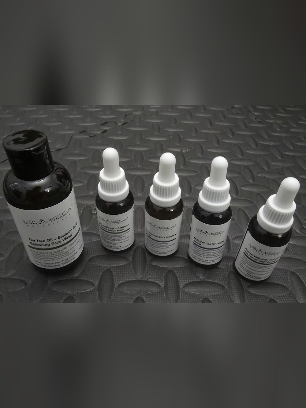Botanical Clarifying Face Serum - White Dropper (White)